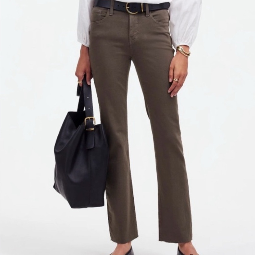 Kick Out Mid-Rise Crop Jeans in Driftwood Brown: Raw-Hem Edition NWT size 25